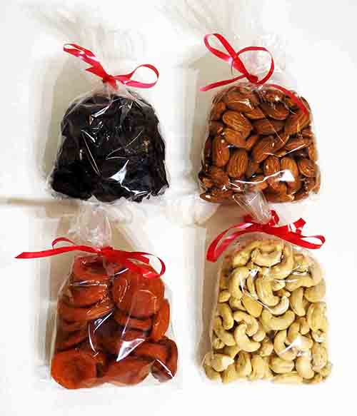 Подарочный набор из орехов и сухофруктов